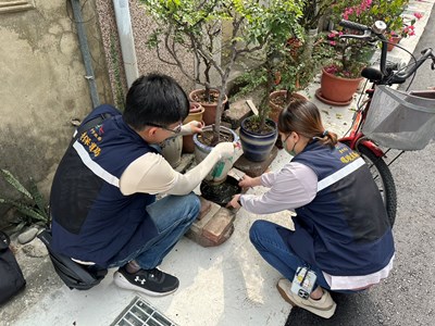 清除積水容器2